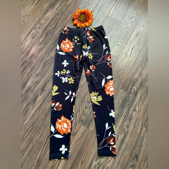 🌻5/$25🌻LILY by FIRMIANA Black Floral Elastic Banded Pants | S/M | - Picture 2 of 5